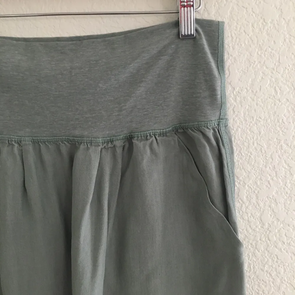 Lululemon Grey Sage OM Pant 6 - Image 5