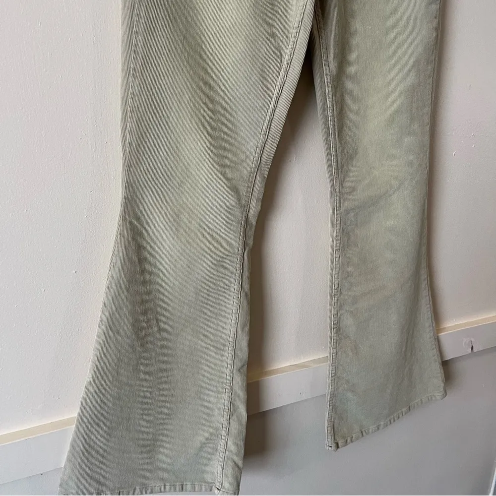 bdg urban outfitters mid rise corduroy flare pants in dark Ecru SZ 29 new - Image 7