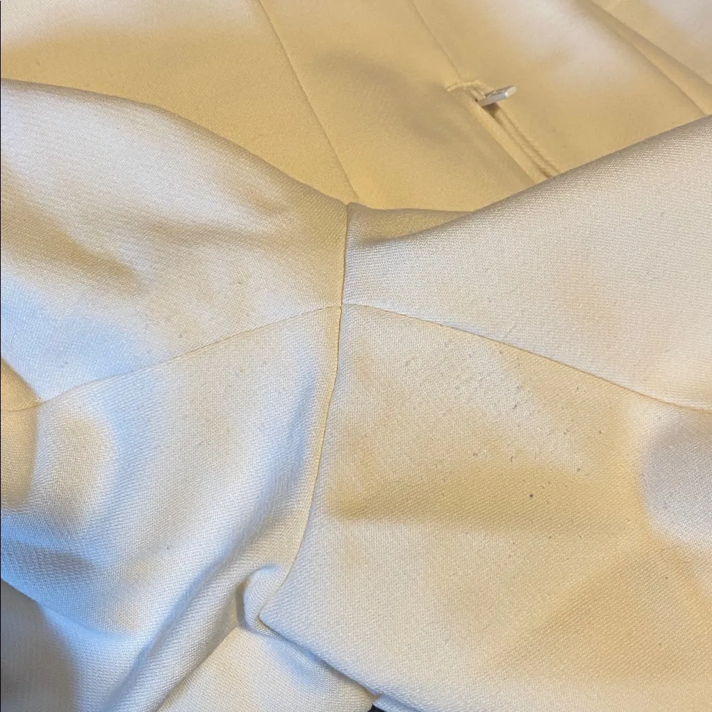 Club Monaco Cropped Cream Pants size 4 - Image 8