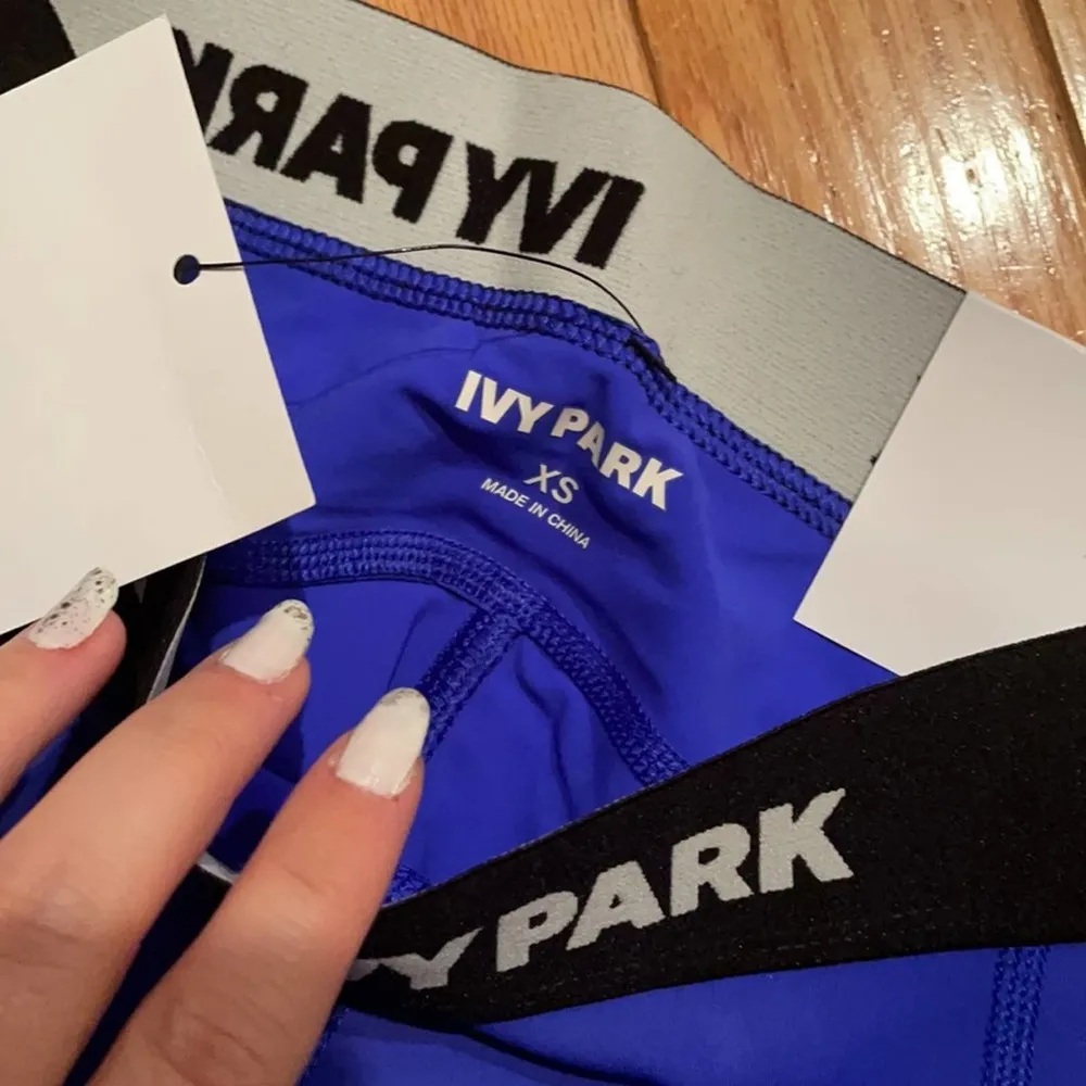 NWT IVY PARK low rise sculpted legging 3/4 length blue XS - Image 6