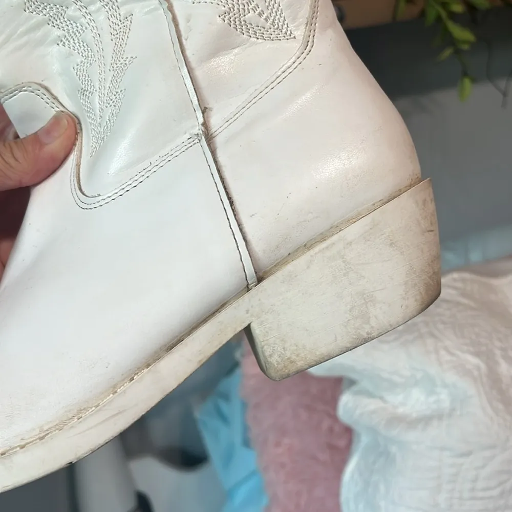 Madden Girl White Cowboy Boots - Image 9