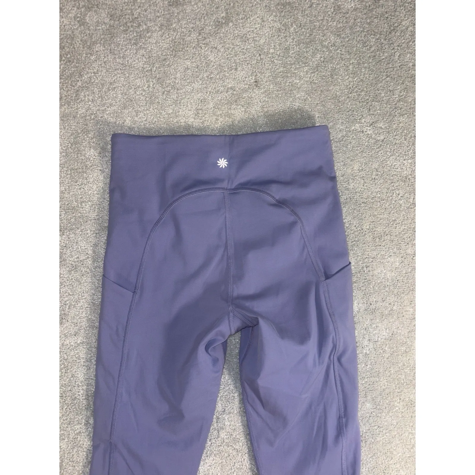 ATHLETA Ultimate Stash Pocket‎ Capri Athletic Legging Pants Small Light Purple - Image 10