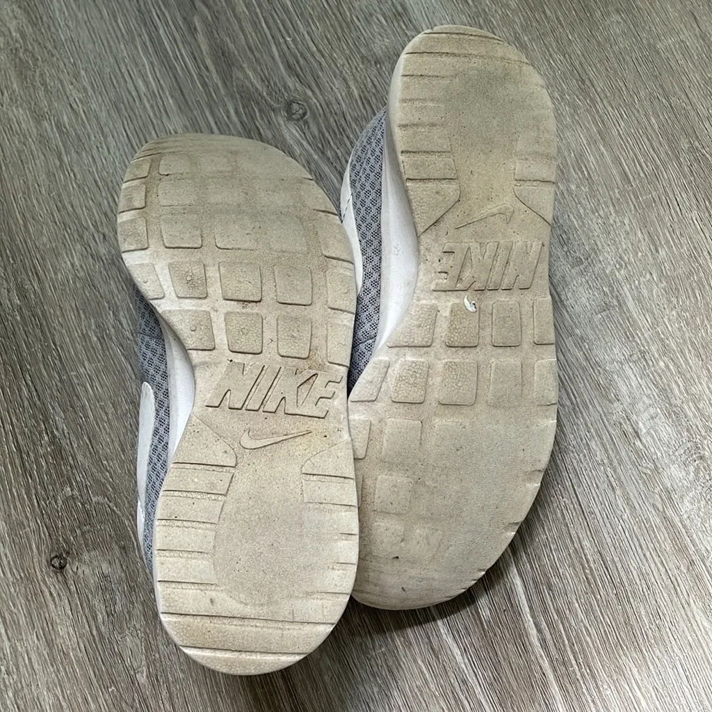 Nike Tajun sneakers size 6.5 - Image 5