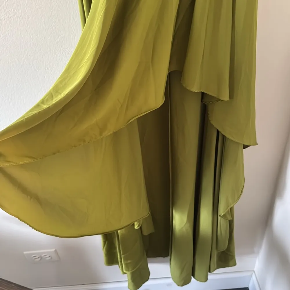 Mac Duggal Green High Low One Shoulder Flowy Gown, Size 8, $258 - Image 11