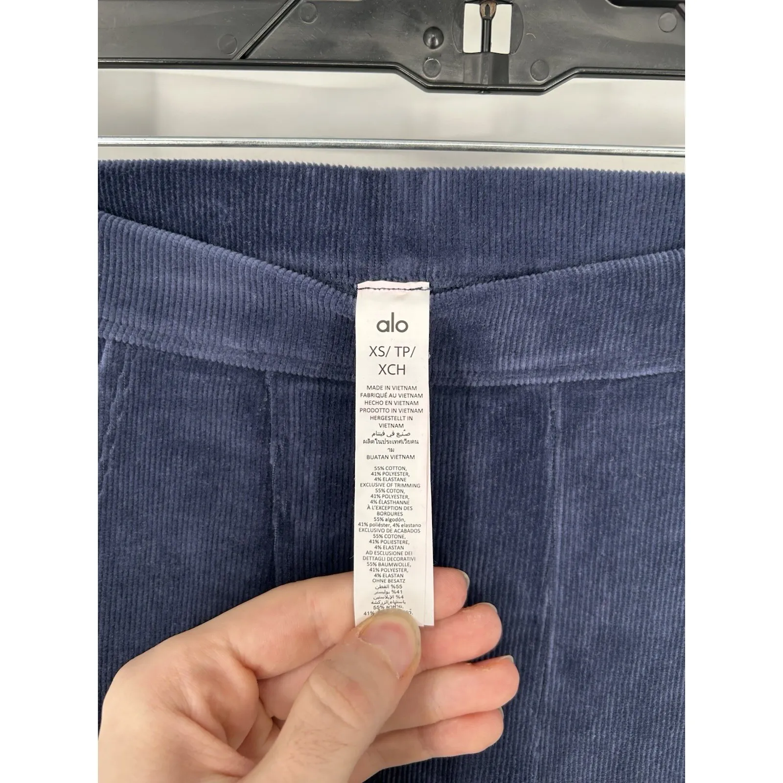 Alo Yoga Micro Corduroy High Waist Winter Break Flare Pant Pants Flared Navy XS - Image 5