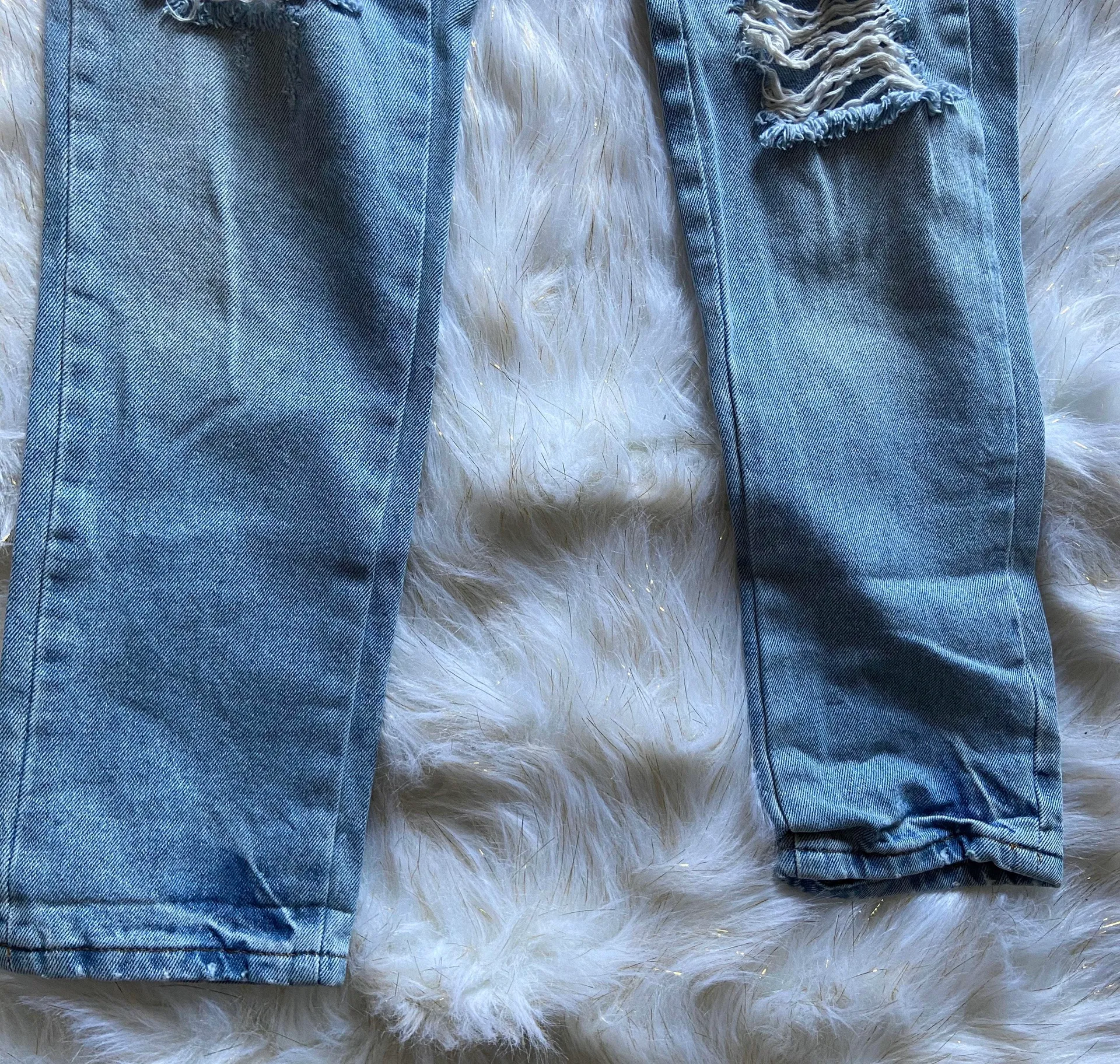 Almost Famous Distressed High Wasted Jeans - Image 4