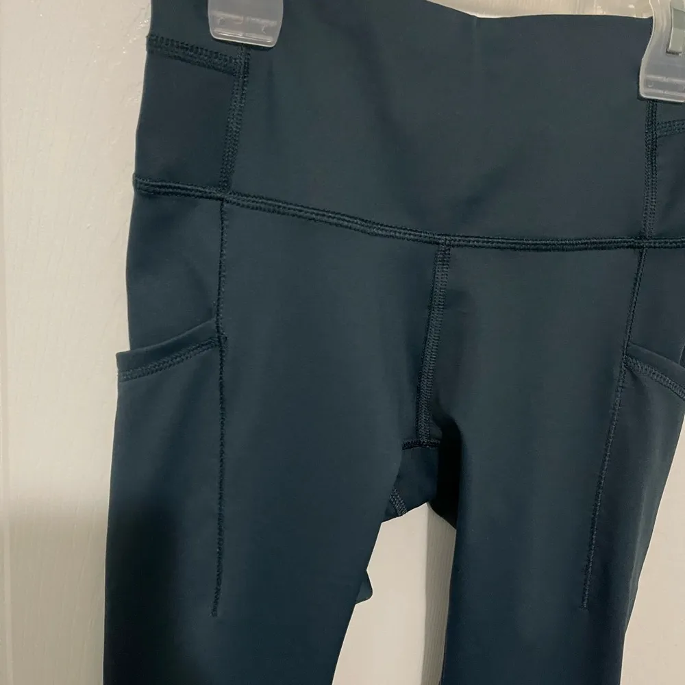 Apana Dark Green Women's Cropped Yoga Pants XS Gym Running Workout Athletic - Image 2