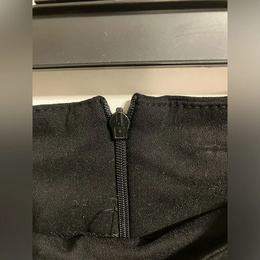 Windsor Pencil skirt with ruffle hem L - Image 4