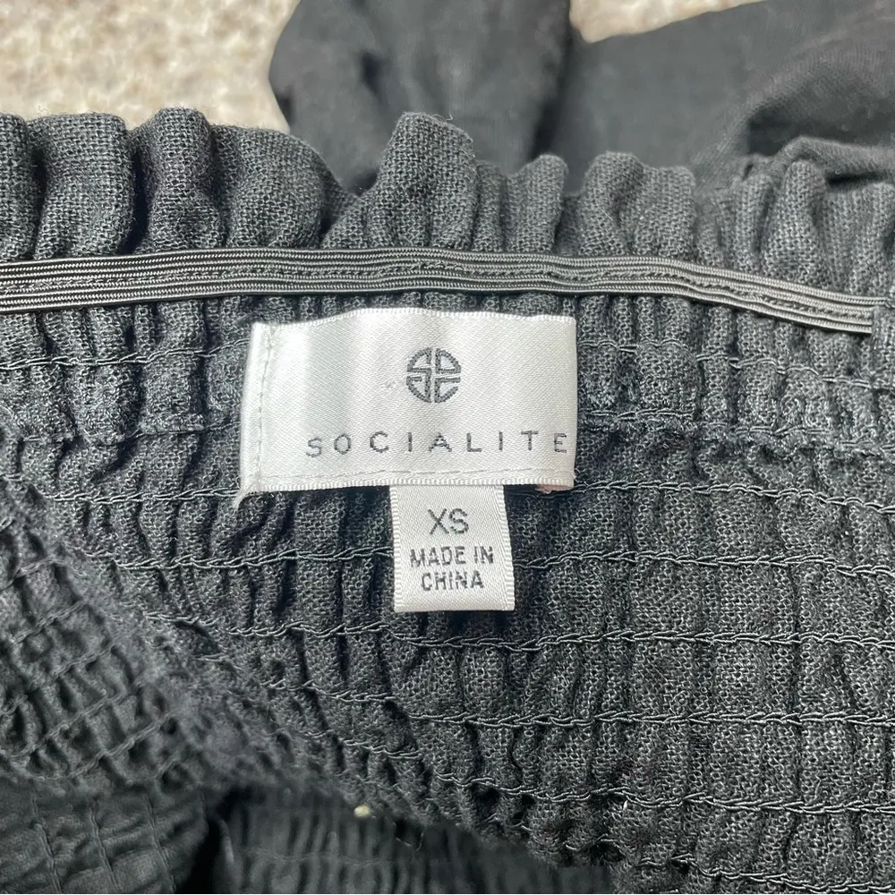 Socialite Black Linen Blend Sleeveless Smocked Peplum Tank Top Extra Small - Image 7