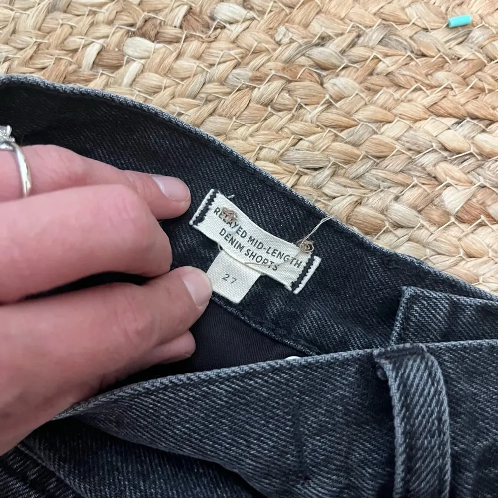 Madewell Size 27 Relaxed Mid-length Denim Cut Off Shorts Black - Image 4