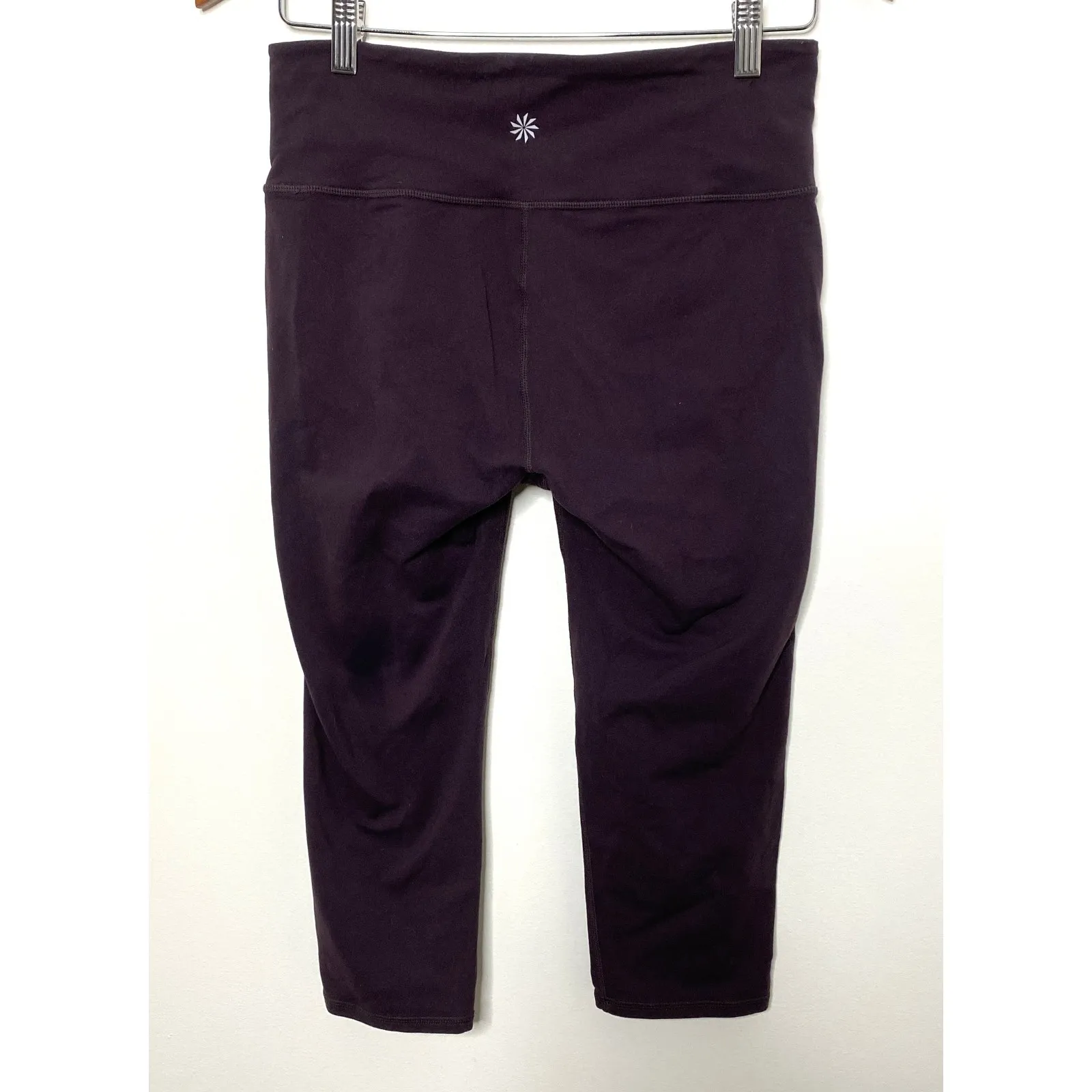 Athleta Maroon Chaturanga Capri Crop Leggings Stretchy Activewear Sz M - Image 3