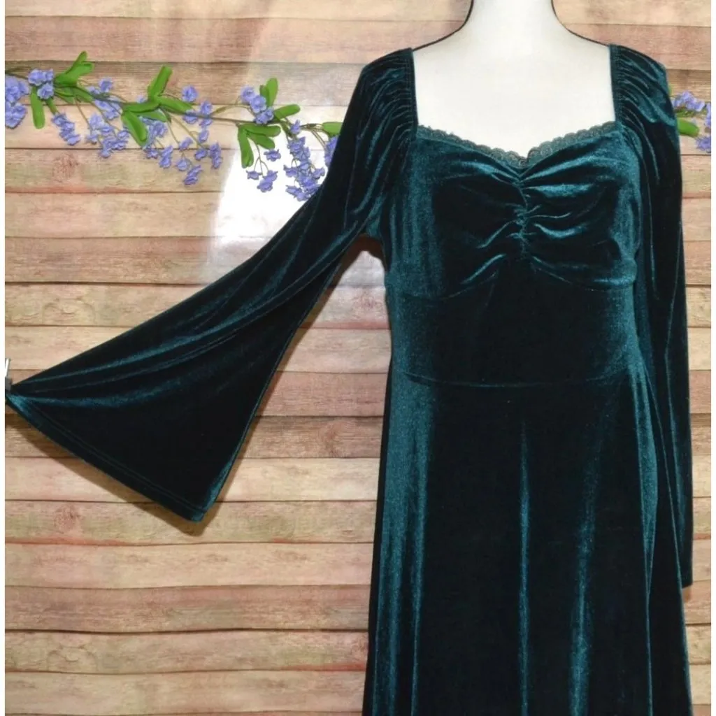 Shein Curve Green Velvet Knee Length Fit 'N' Flare Dress Size 1XL Fairy Core - Image 4