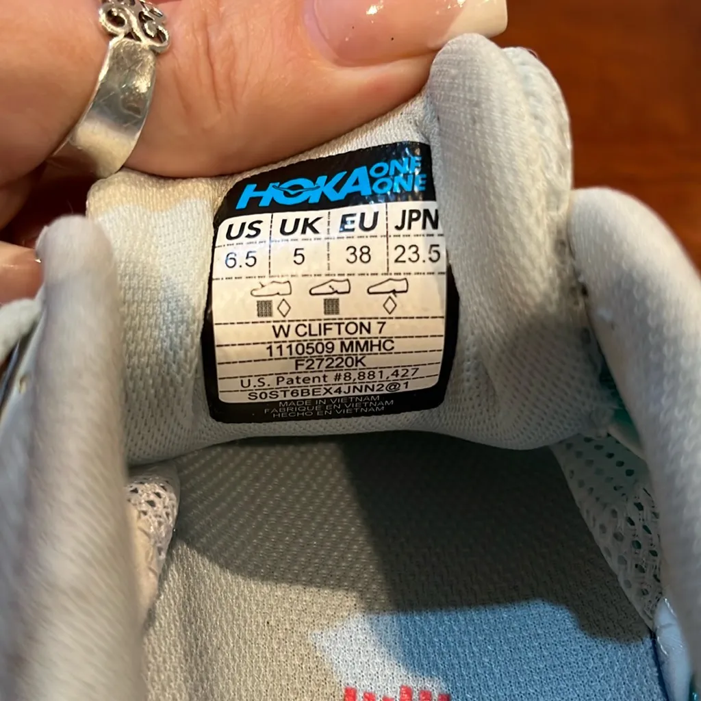 Hoka One One Women's Clifton Sneakers Gray Size 6.5 - Image 11