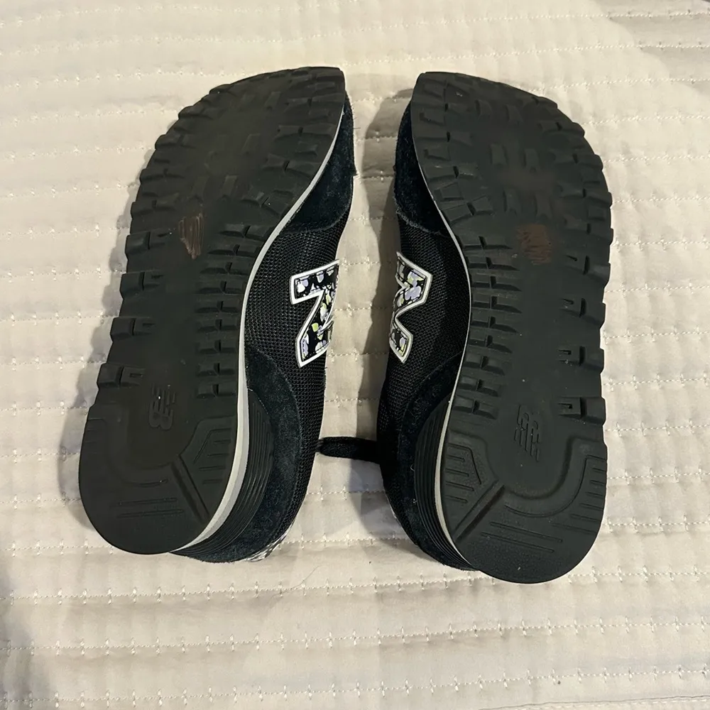 New Balance 515 V3 Black Floral print size 8.5 sneakers - Image 7