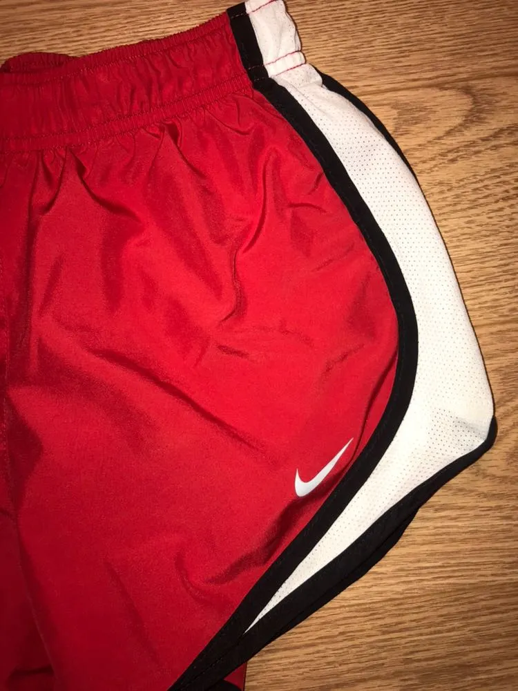 Nike Red  Shorts - Image 4