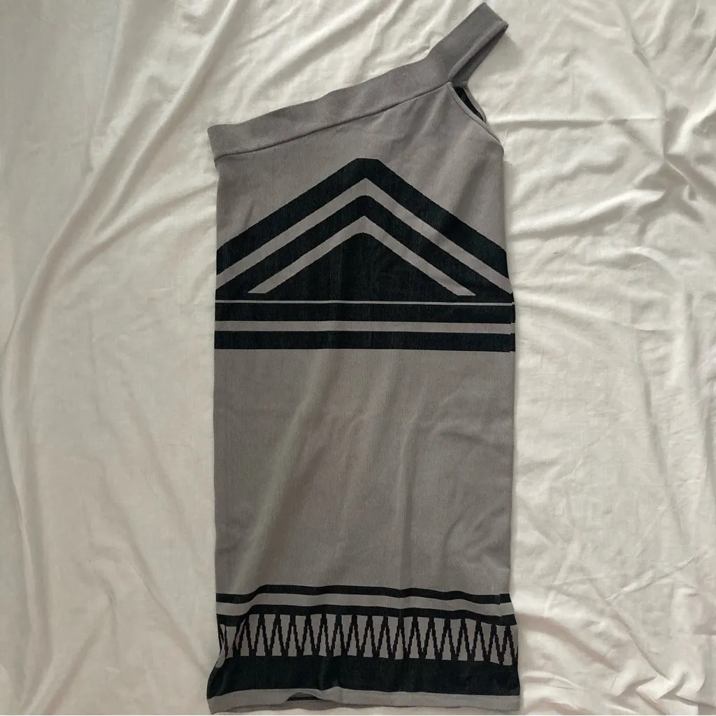 Vintage Y2K Bebe One Shoulder Stretchy Bodycon Dress Size M/L Gray Black - Image 4