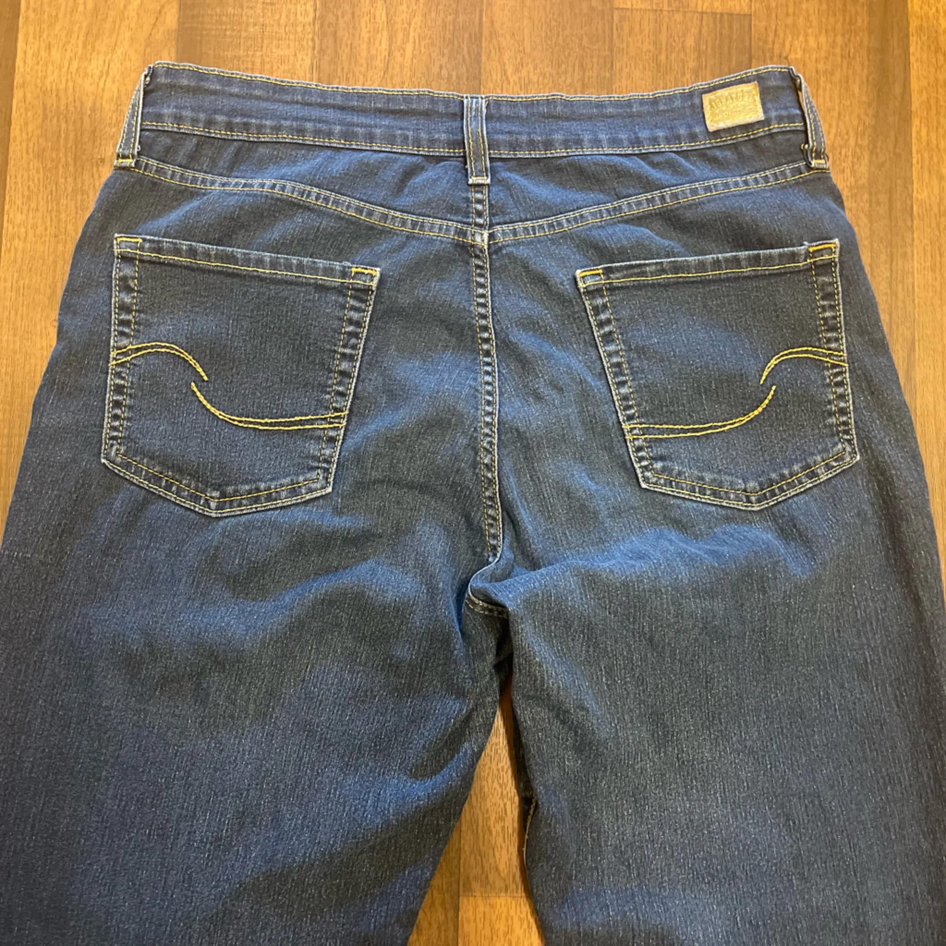 Levi's Blue signature Relaxed Fit Jeans with Classic Design - Image 4