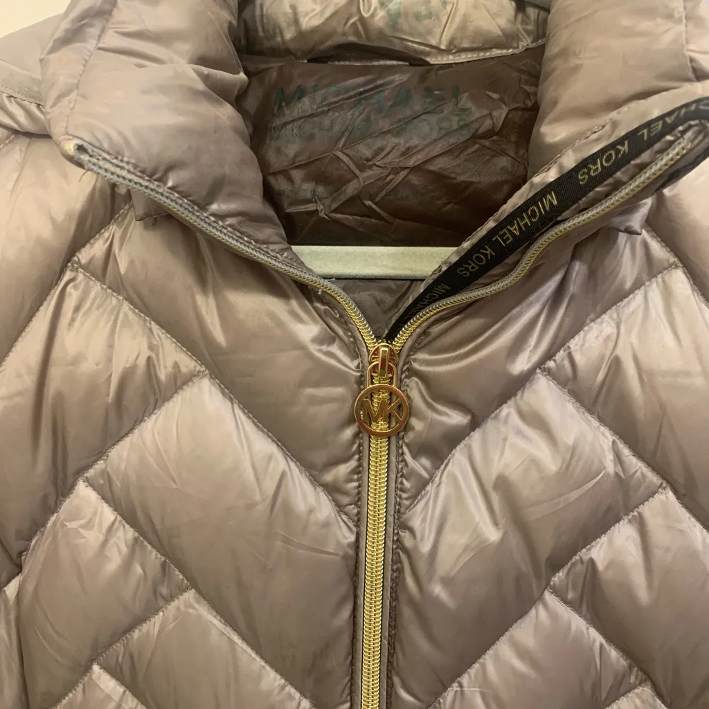 Michael Kors Soft Shimmer Gold Chevron Quilted Puffer Hooded Jacket.        2736 - Image 6