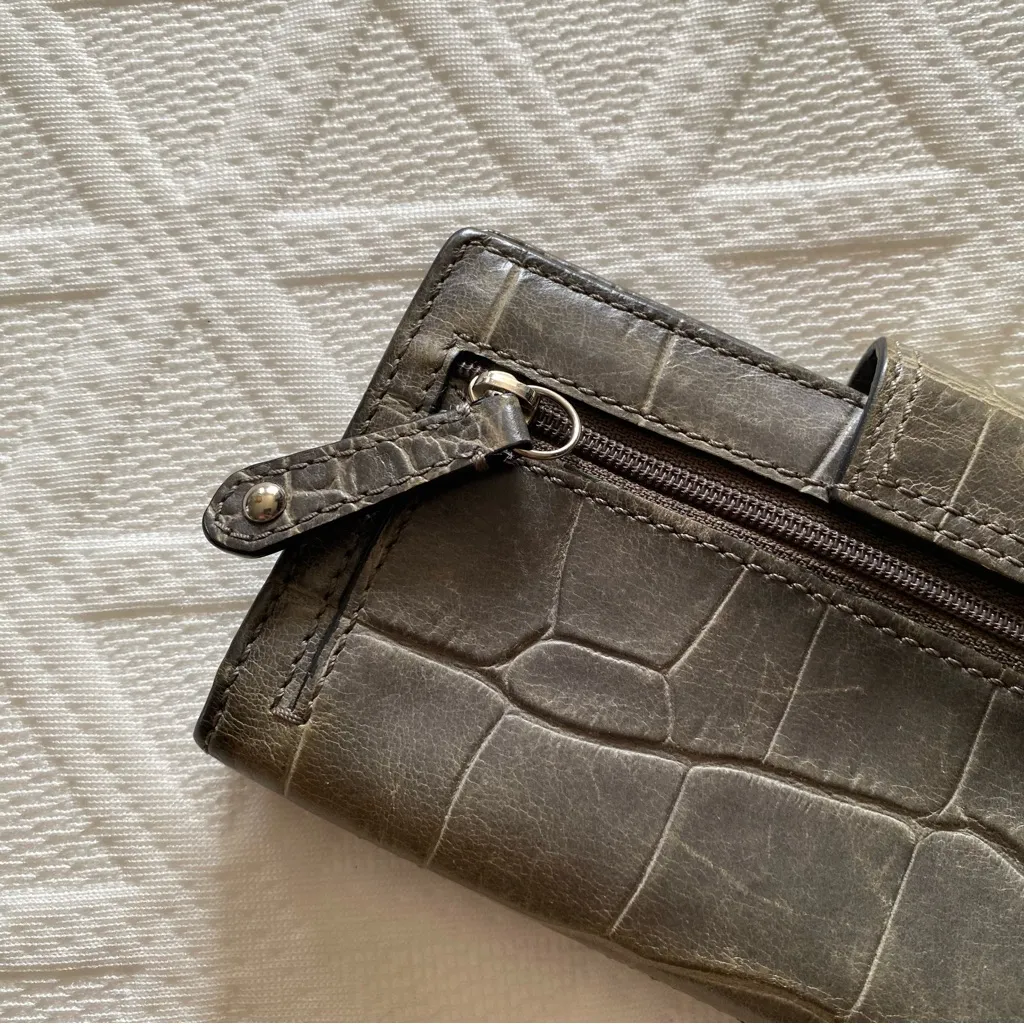 Coach Horse and Carriage Croc Embossed Leather Button - Image 5