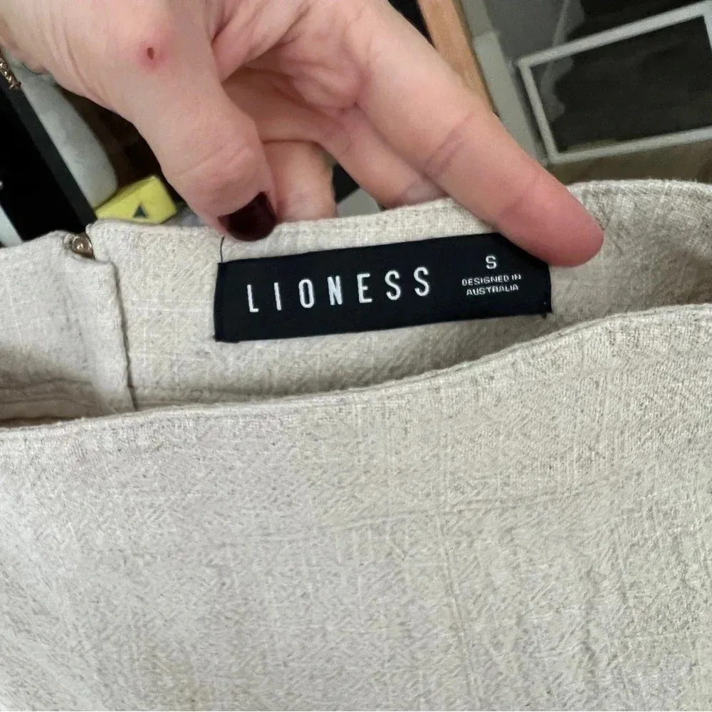 LIONESS beige mini skirt a-line sand textured princess Polly high waisted rise - Image 3