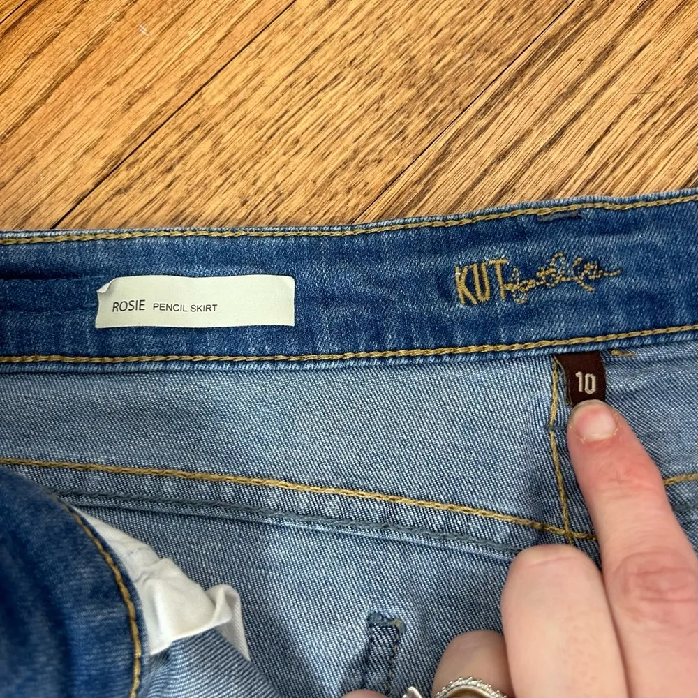 Kut From The Kloth | Rosie Pencil Skirt Denim Slit Size 10 - Image 4