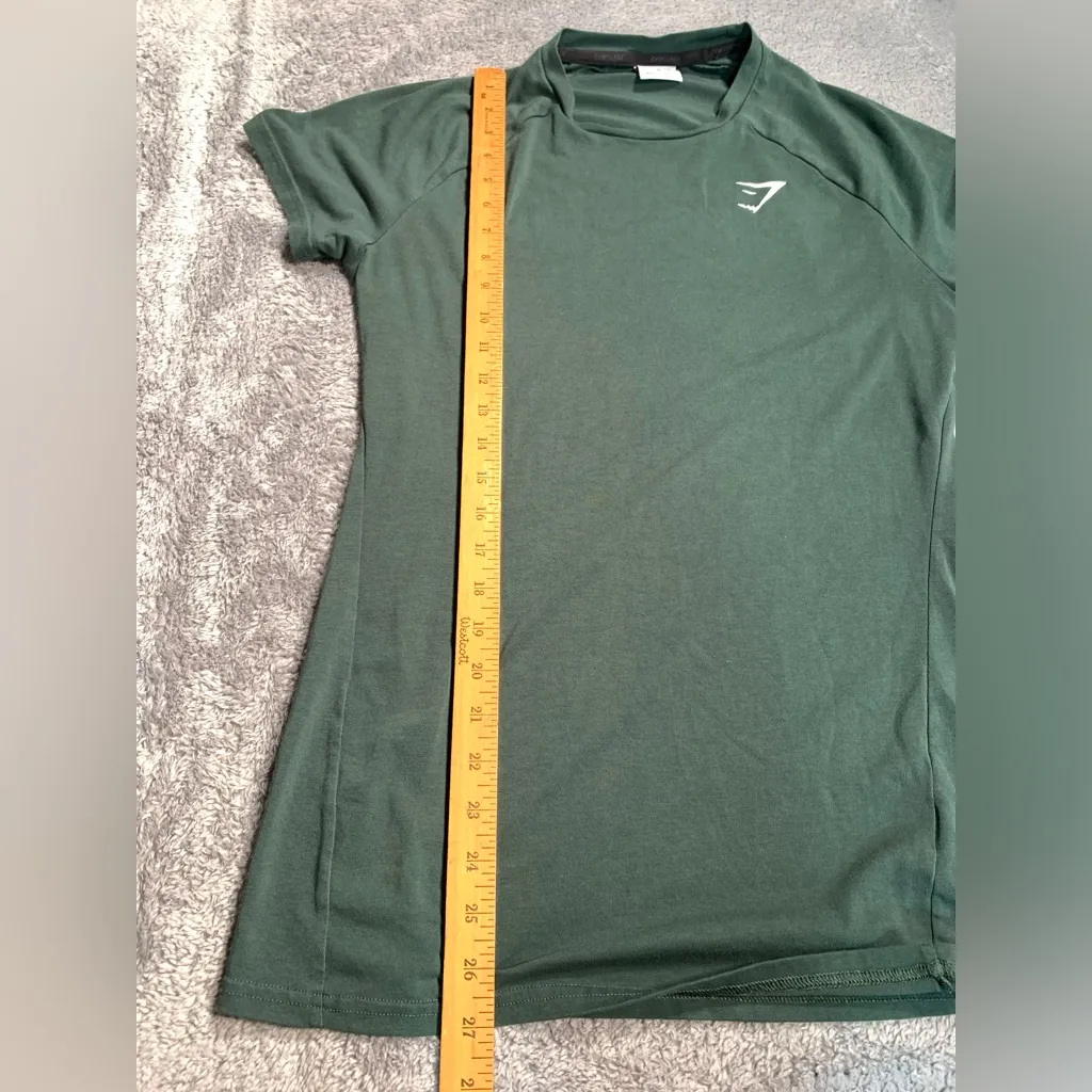 Gymshark Women's Dark Green Short Sleeve Tee - Image 6