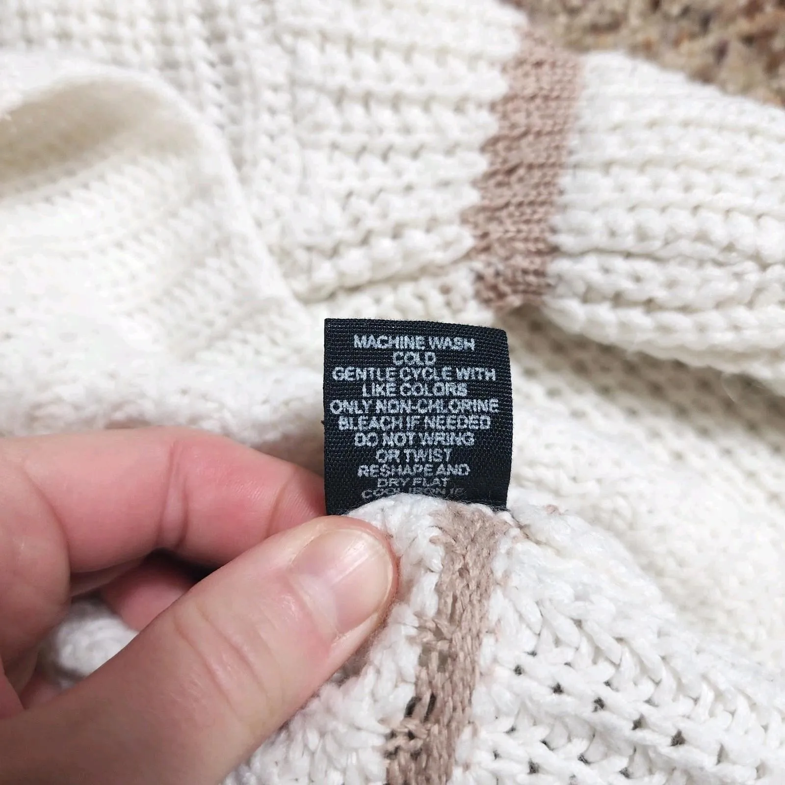 Moon & Madison Cropped Knit Pullover Sweater Size XS White Beige Oversize Brown - Image 7