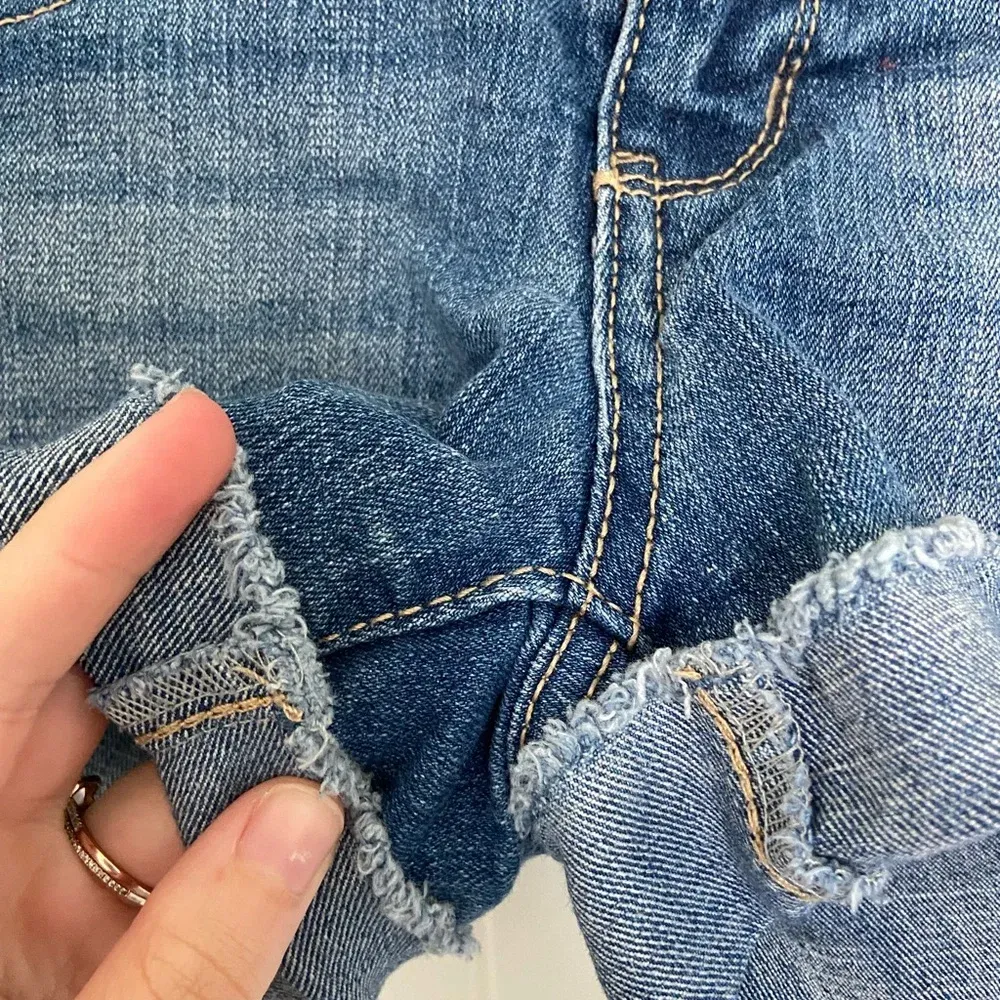 SO junior’s folded cuff denim‎ shorts — size 9 - Image 2