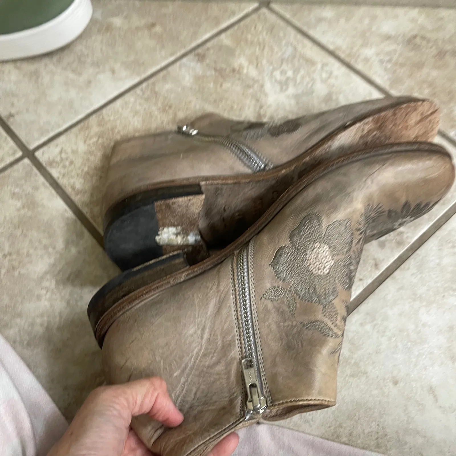 Ducanero Women's Embroidered Ankle Boots sz 41/usa 10Leather Zip Low Heel0 Pink - Image 9