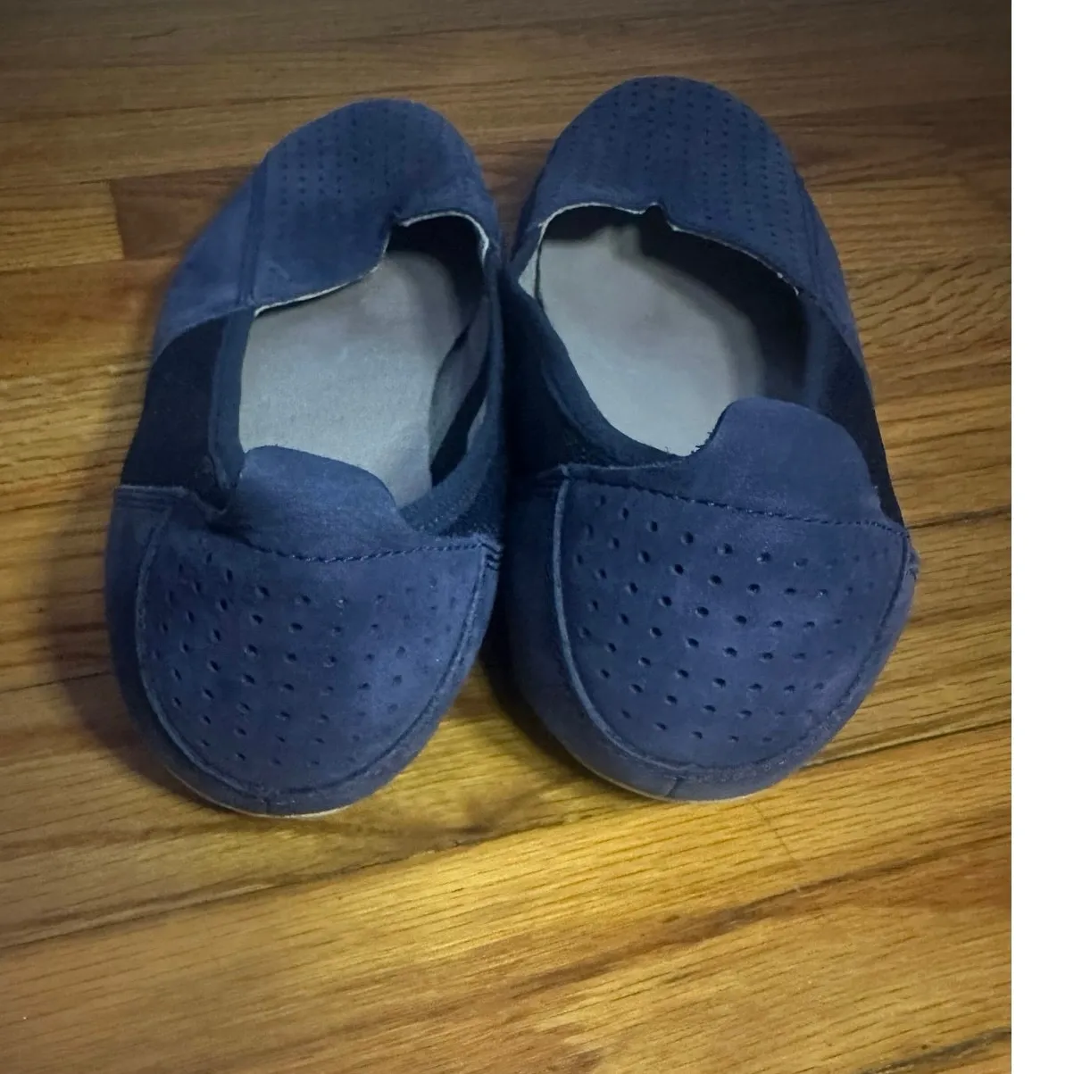Patagonia Women’s Dark Blue Suede Scrunch-Back Ballet Flats – Size 8.5 - Image 5