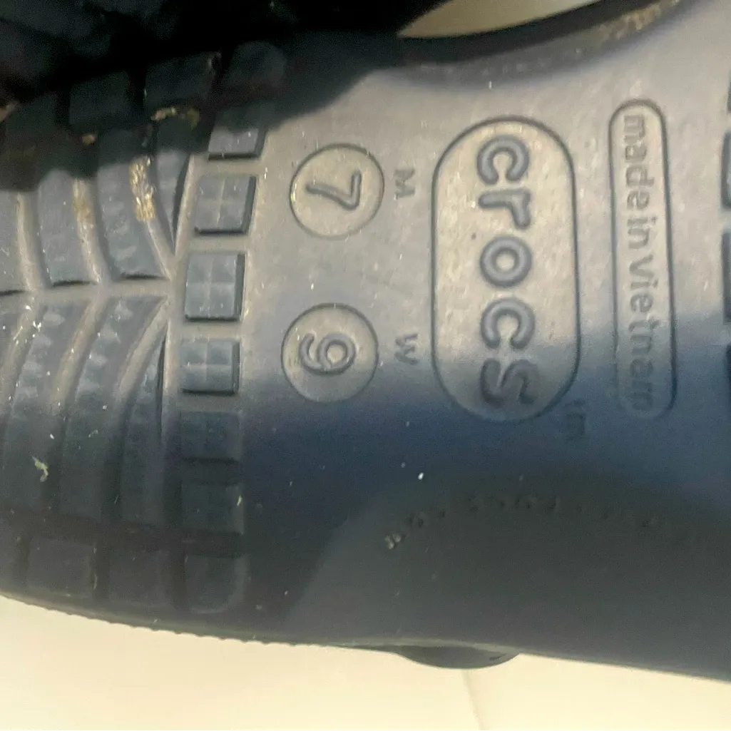 Walt Disney‎ Crocs Size 9 - Image 4