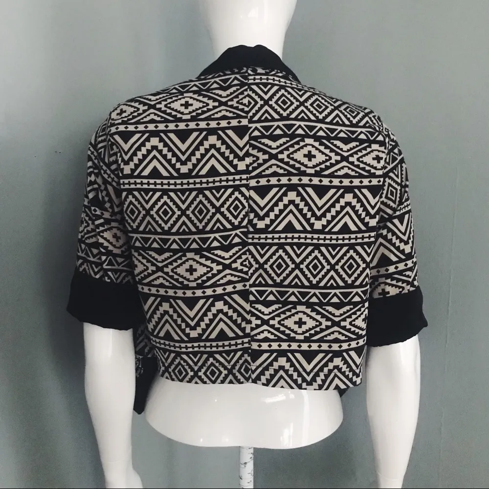 Cropped Geometric Patterned Blazer | Size S - Image 4