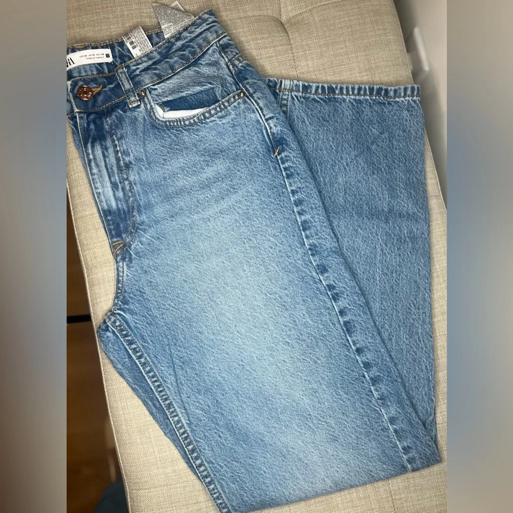 Zara women’s Classic Denim Straight Jeans - Image 7