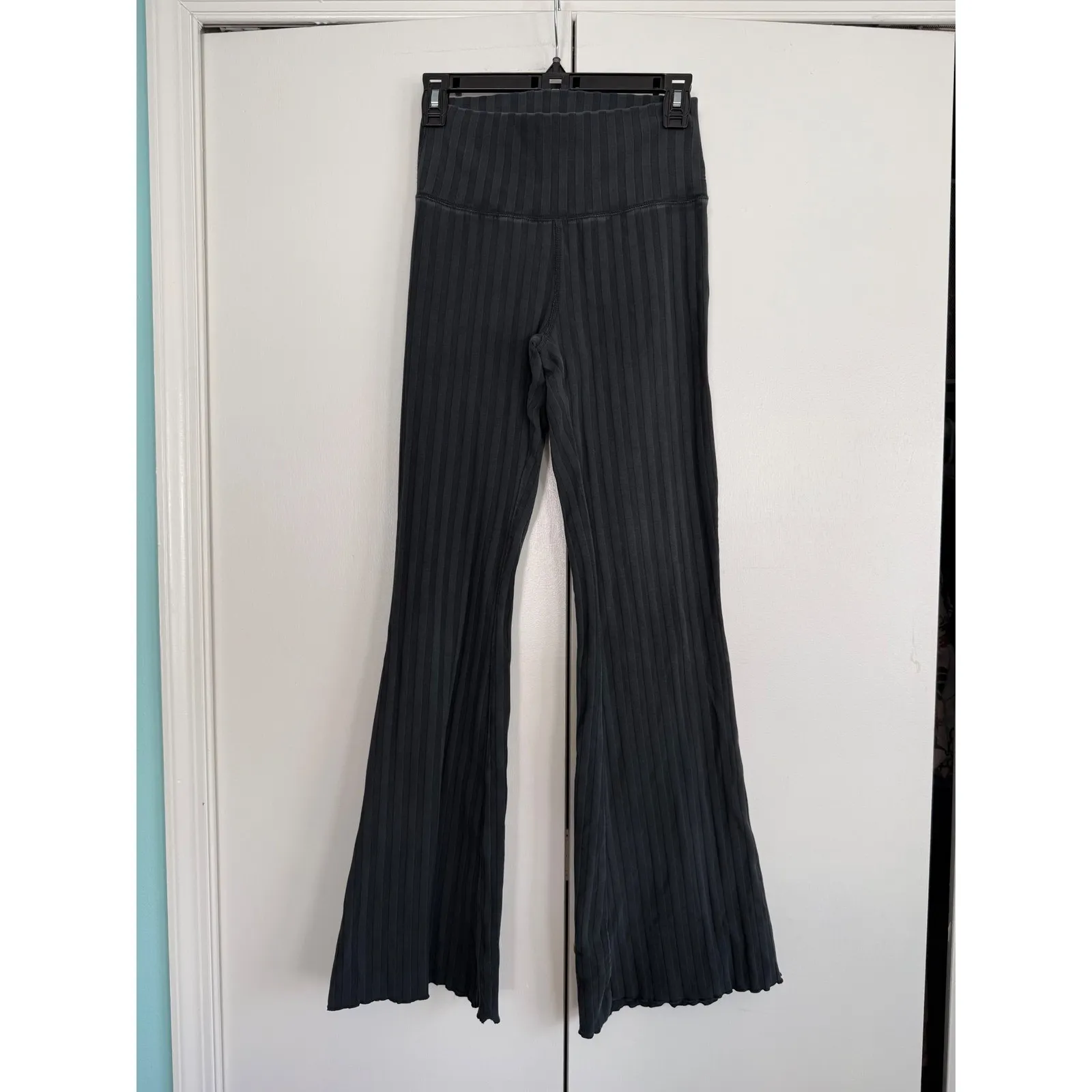 Aerie Offline Ribbed Flare Leggings | High Rise‎ | M | Athleisure | Lounge wear - Image 5