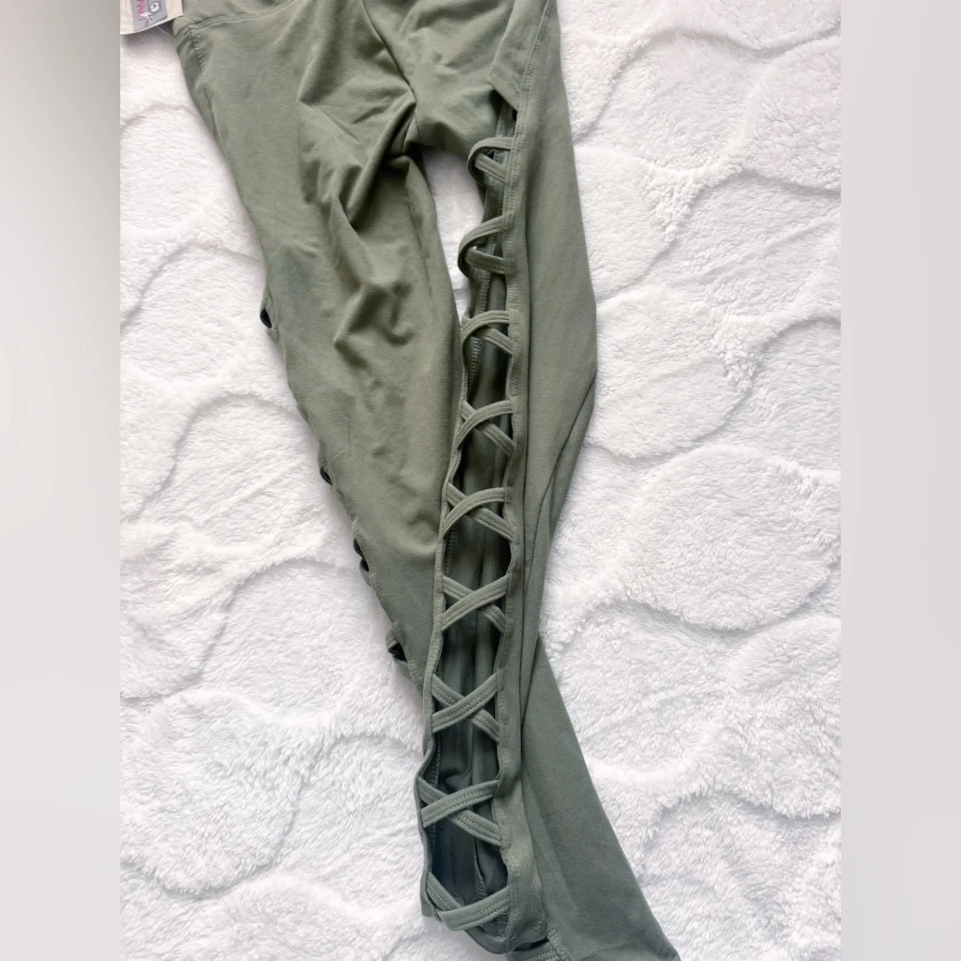 NWT Balance Collection Lattice Lace Leggings Olive Green Size XS 7/8 Length - Image 5