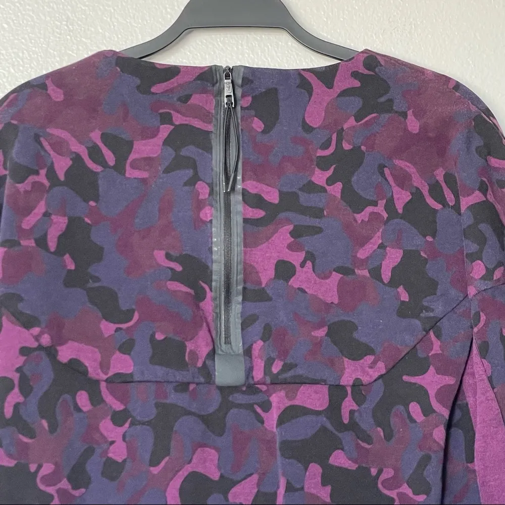 Nike Tech Fleece Camo Crewneck Pocket Sweatshirt in Mulberry Purple Size Small - Image 8