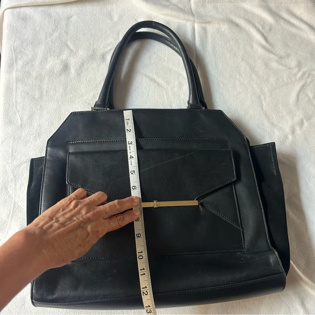 Tori Burch Elegant Black Leather Tote Bag - Image 15