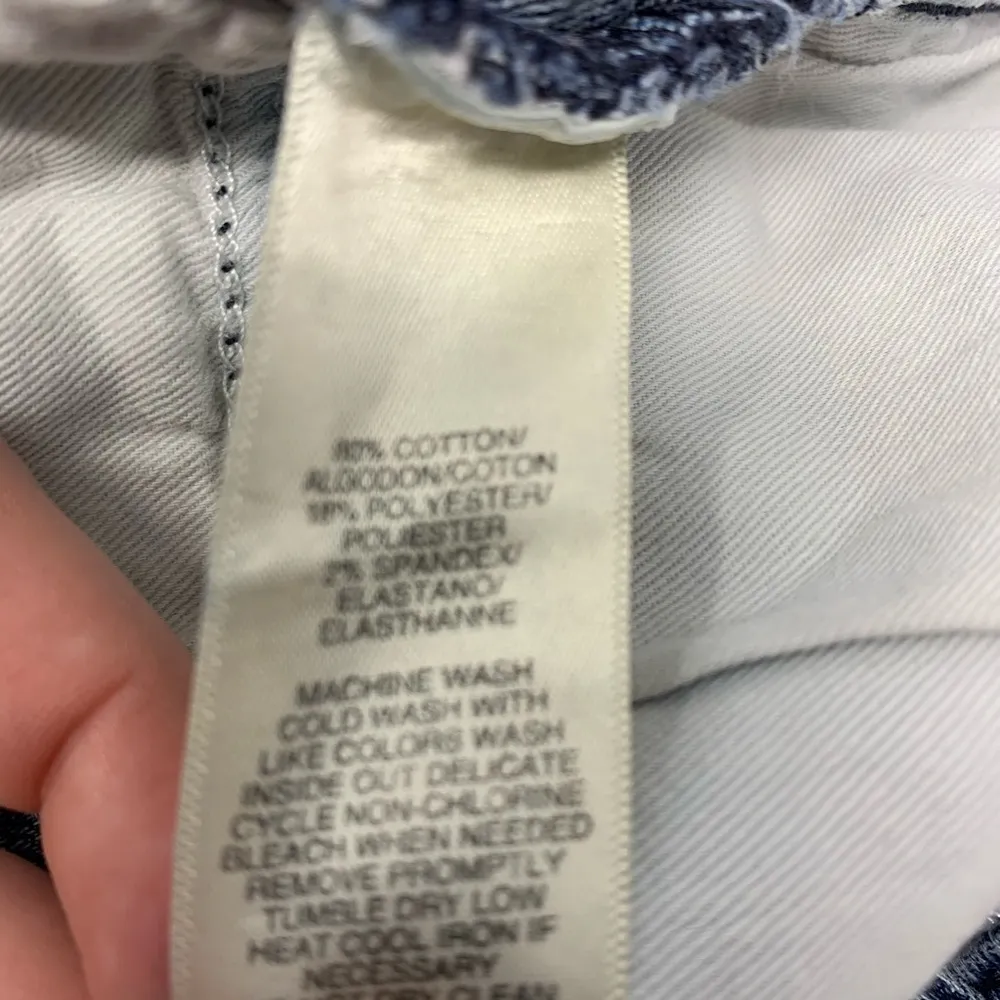 DKNY denim cutoff shorts Soho cut size 4 - Image 4