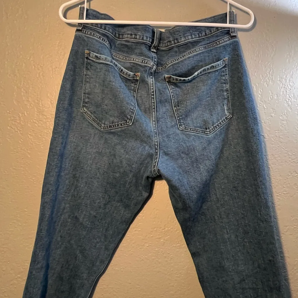 Old Navy Blue Ankle Cropped Pants SZ 8 Boyfriend Jeans Mid Rise Ripped Straight - Image 6
