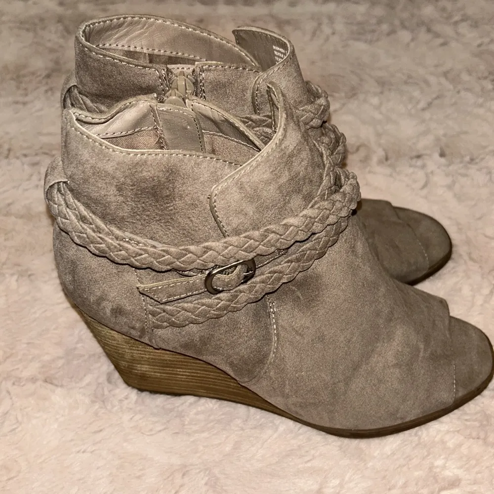 Size 9.5M Shoes • Madden girl - Image 8