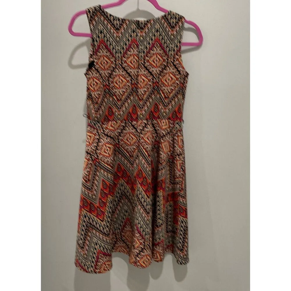 Signature Darby Women Sleeveless Fit & Flare Belted Dress Size 6P Multicolor Art Black - Image 2