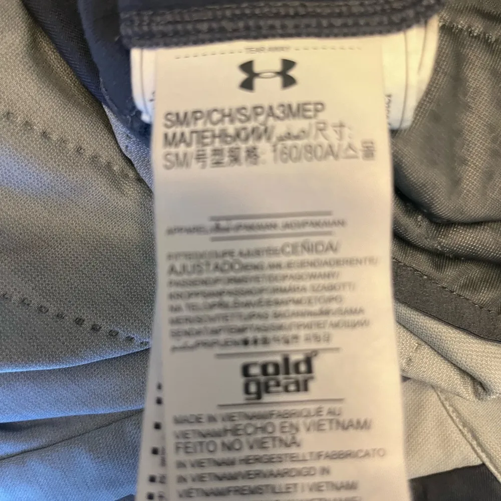 UA Storm Cold Gear Full Zip - Small - Image 2