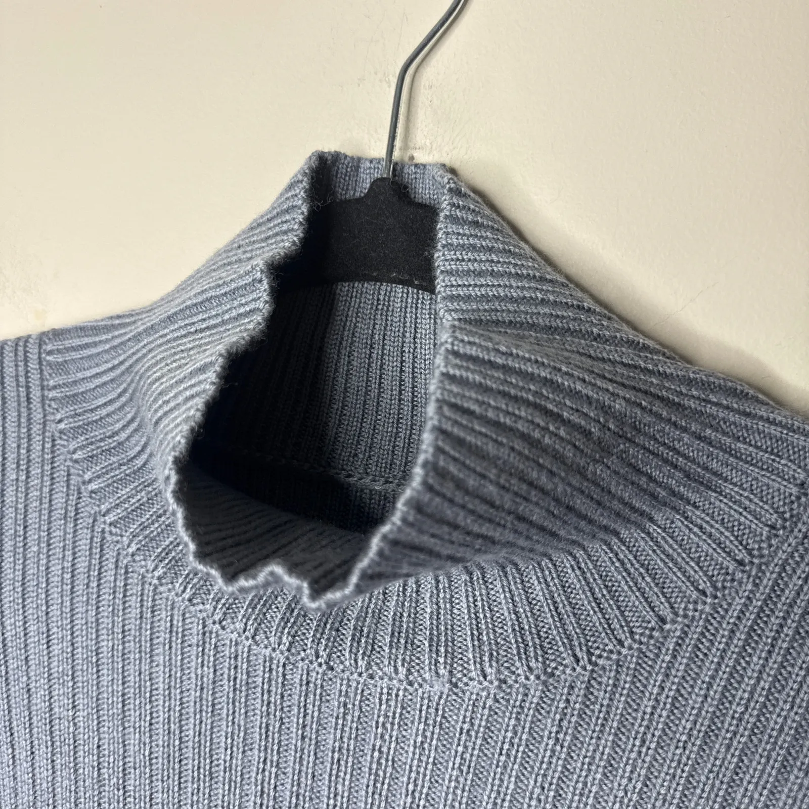 Lululemon Warm & Restore Sweater Magnet Grey Starlight Merino Wool Large *FLAW‎ - Image 4