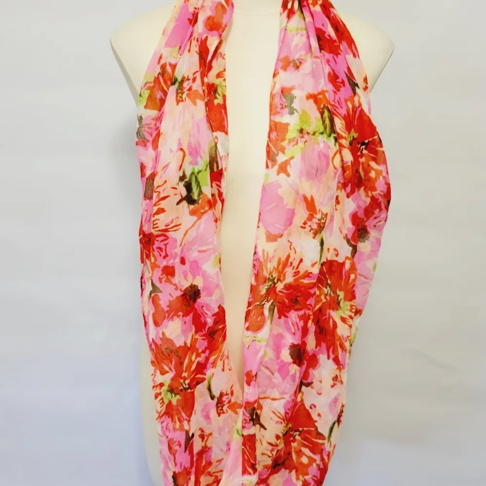 Studio Thirty Six floral infinity scarf - Image 3