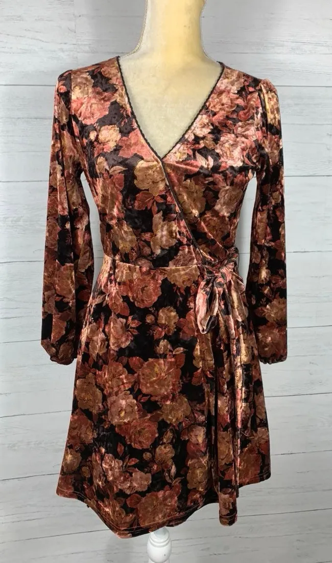 Coco + Jaimeson Surplice V-Neck 3/4 Sleeve Floral Velvet Faux-Wrap Minidress S - Image 1