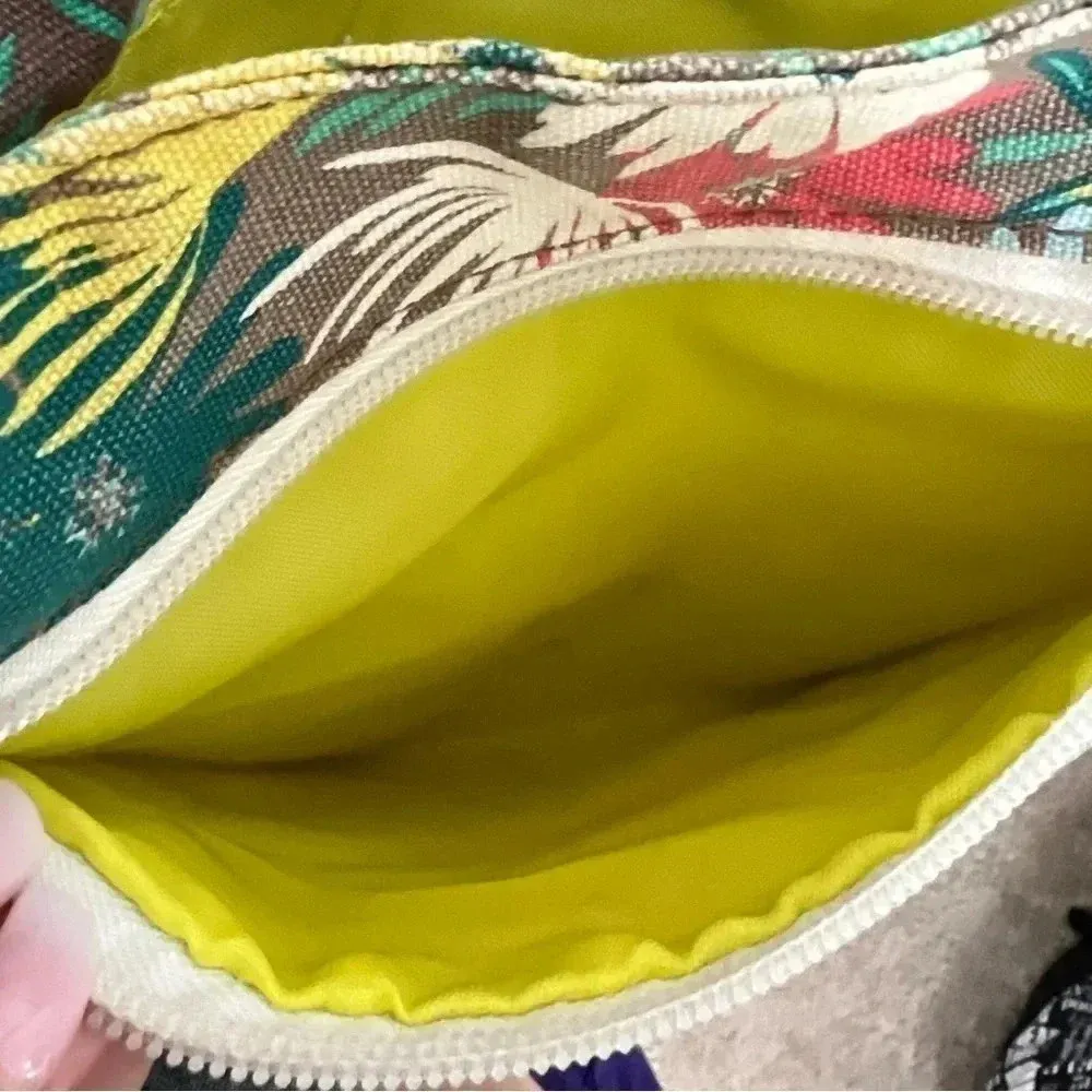 KAVU rope crossbody bag floral sunflower print with adjustable strap - Image 10