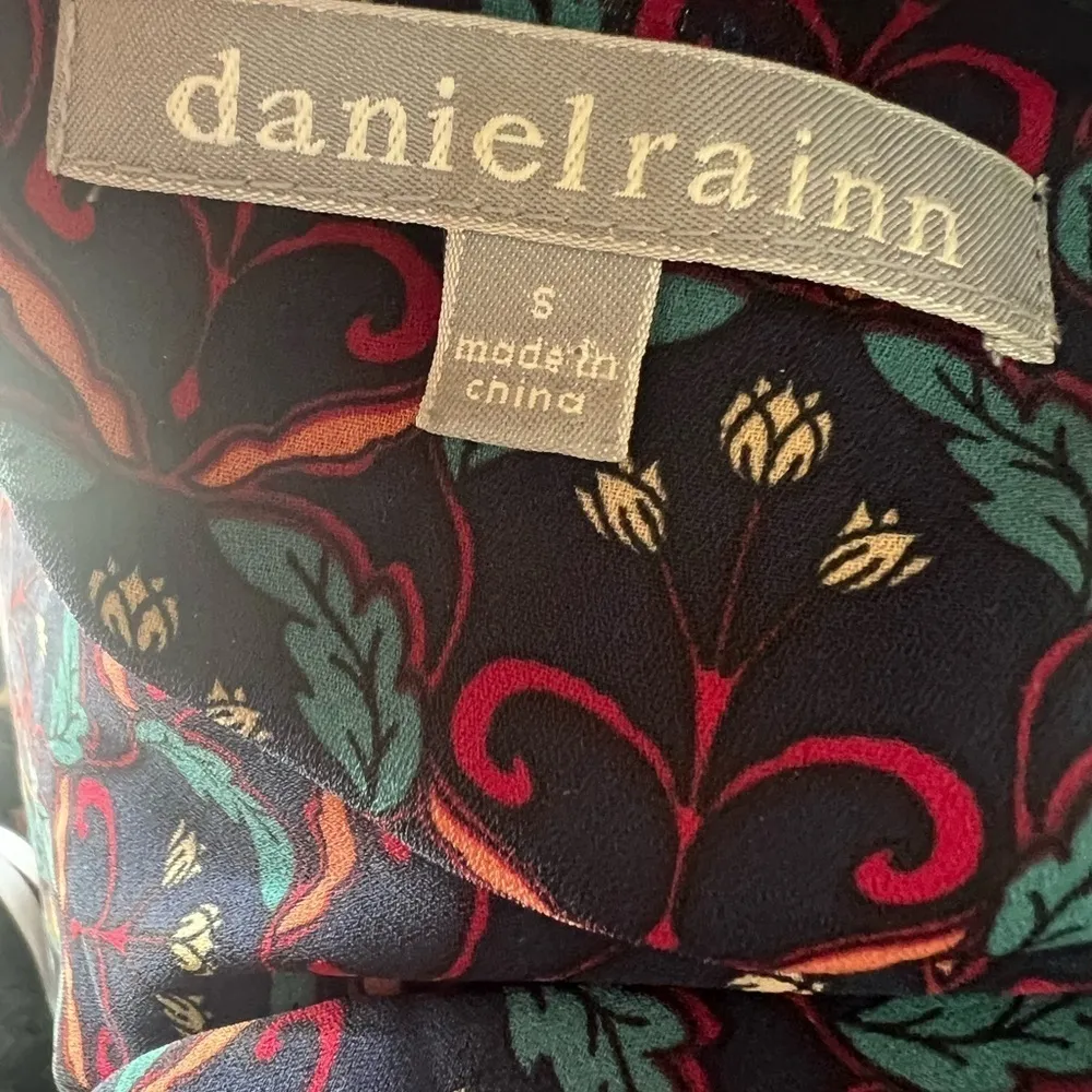 Daniel Rainn navy blue red and green floral Patterned Blouse top 3/4 Sleeve - Image 6