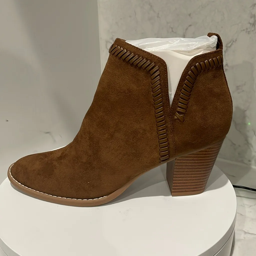 New! DV8 Dolce Vita Women's
Jace Dune Suede Zipper Ankle Bootie Block Heel Sz 11 Brown - Image 2