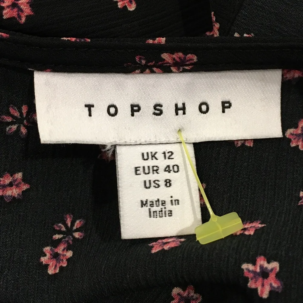 TOPSHOP Black Dress w Rose Pattern Puff Sleeve Open Ladder Accent Sz 8 NWOT - Image 6