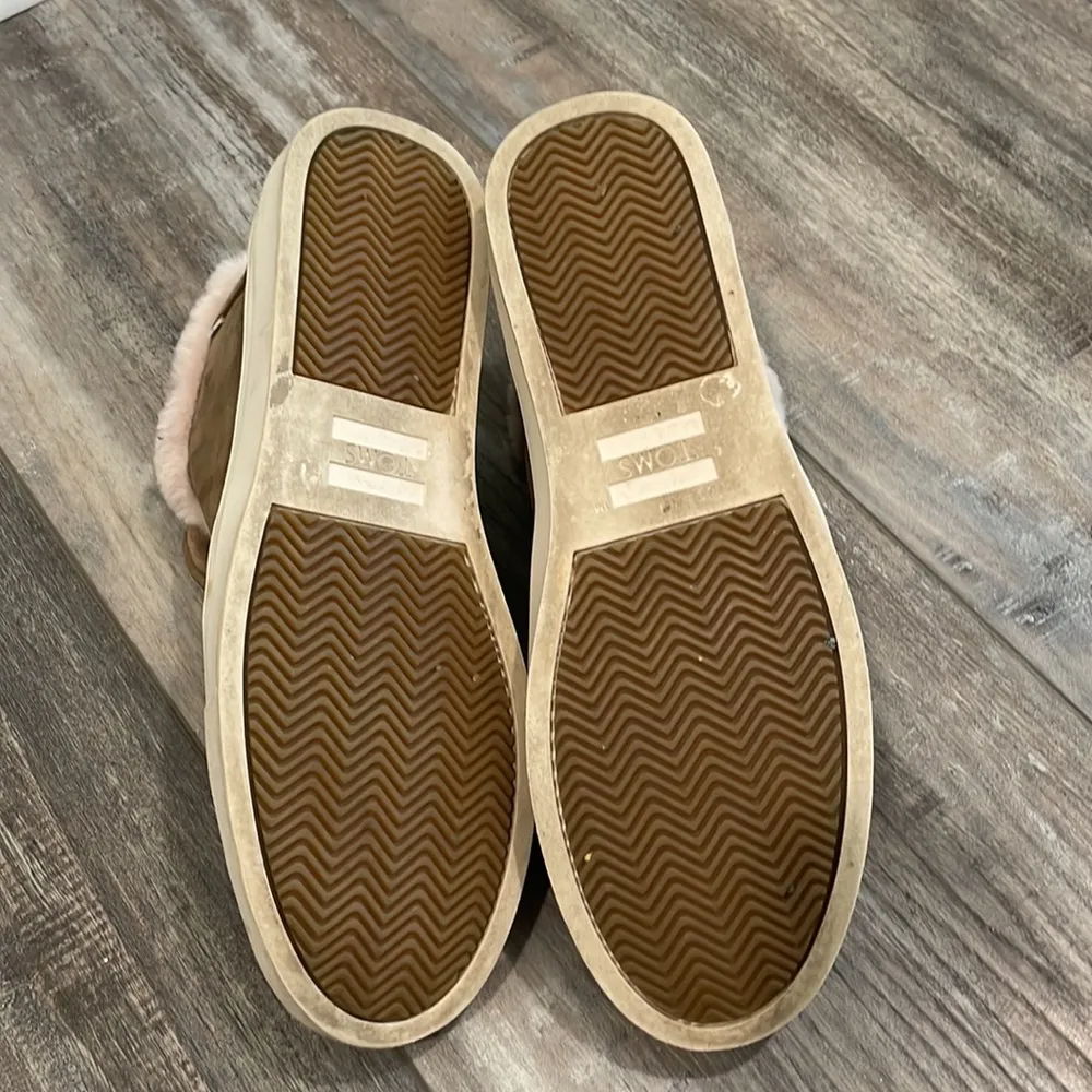 Tom's Women's Paxton Slipon Sneakers with furry insides brown nubuck size 8.5 - Image 8